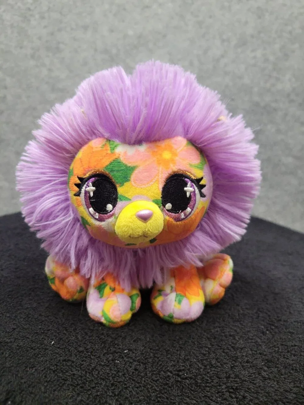 Gund Plushes Farah Meadows lion  good condition